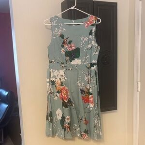 Acevog Floral Midi Dress - Green and White